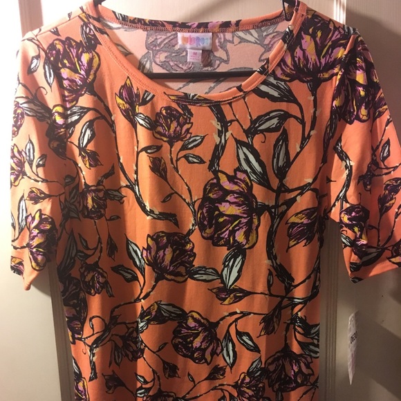 NWT LuLaRoe M Gigi Top - Picture 2 of 8